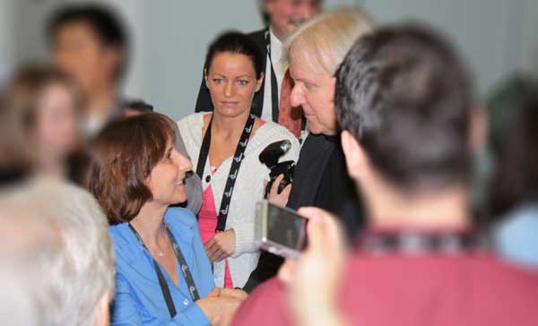 Angela Struck conoce a James Cameron