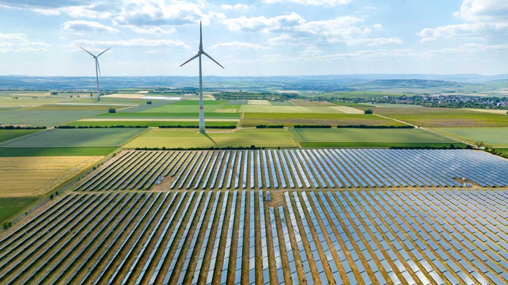 Mittelspannung spart 20/75/30 % in PV-Großkraftwerken