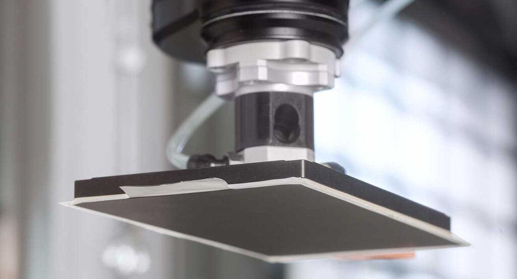 Schmalz Spezialgreifer Batterieproduktion