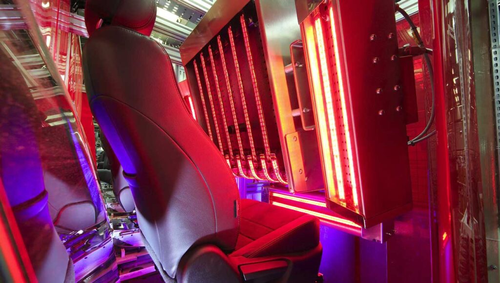 IR und UV Strahler für hochwertiges Autointerior